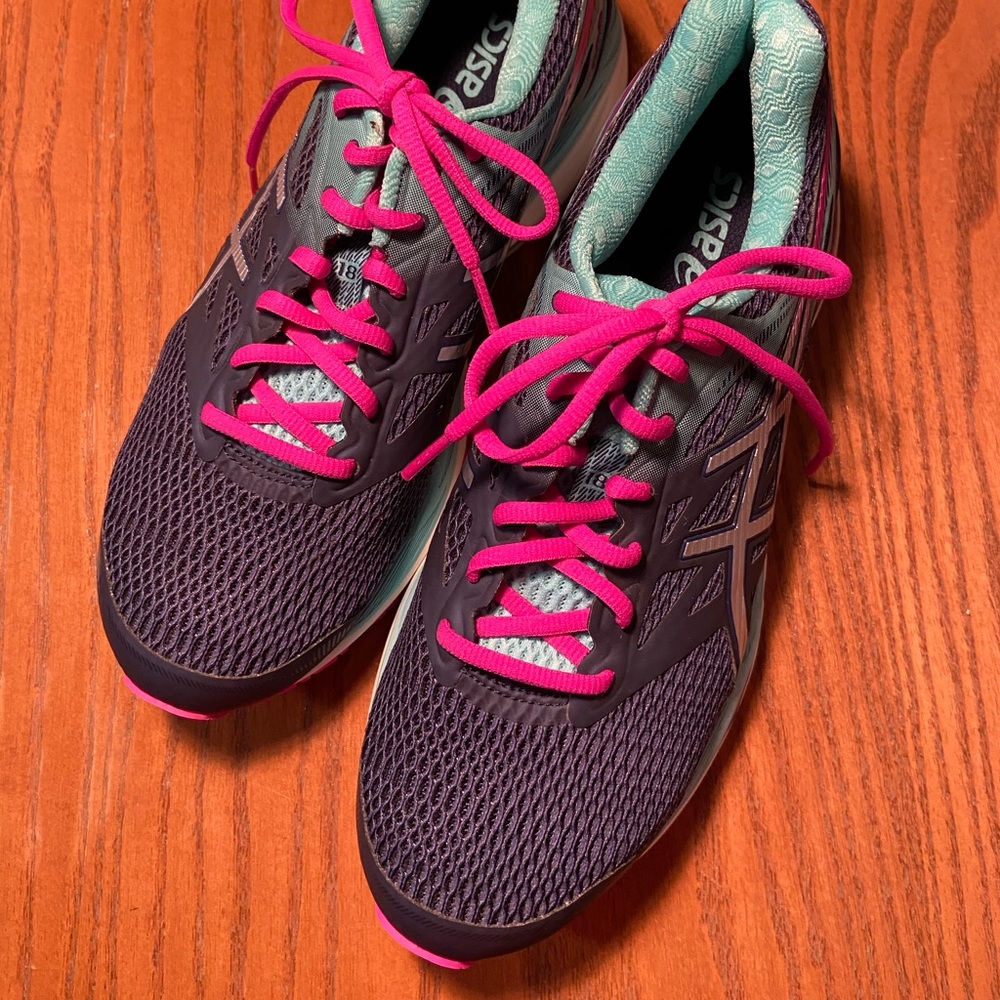 Asics Women Gel Cumulus 18 Running Shoes